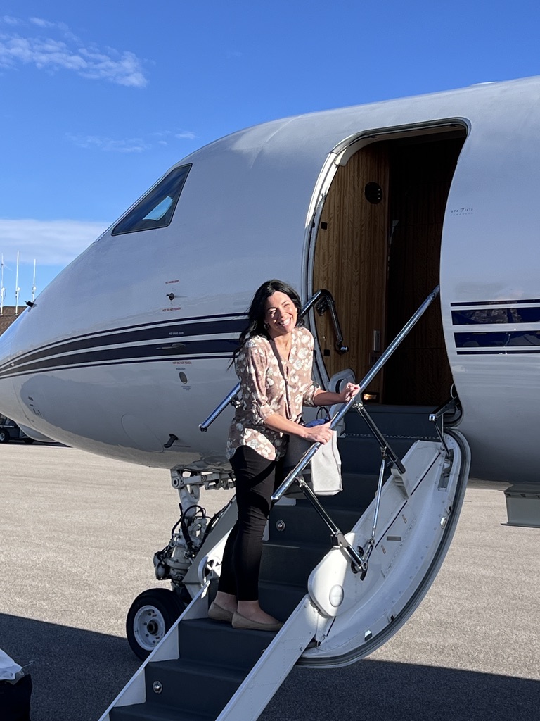 ESS principal arrival via private jet